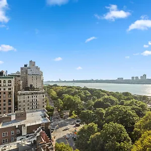 Riverside Tower Отель