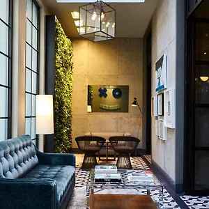 Sixty Soho Отель